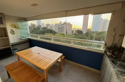 Excelente apartamento mobiliado em rua tranquila e próximo ao comércio local