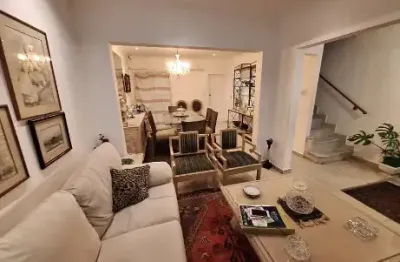 Casa sobrado em excelente localização próxima ao parque da aclimação