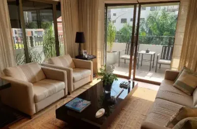 Excelente apartamento em rua tranquila do real parque e próximo ao comércio local