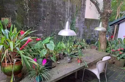 Oportunidade - casa no coração do jardim guedala e próxima ao metrô