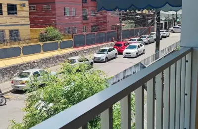 Vendo colinas de pituacu  2/4 reformado - próximo ao colégio davi mendes