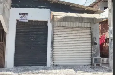 Vendo 2 pontos comerciais com casa com 2/4  totalizando 114 metros