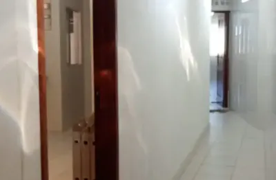Alilugo kitnet na ladeira da soledade 30 metros 2 andar escada