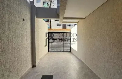 Casa triplex de 2 dormitórios com suítes no bairro tupi - praia grande