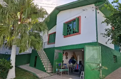 Casa com 3 dormitórios em ótima localização próximo a ucs e br 116