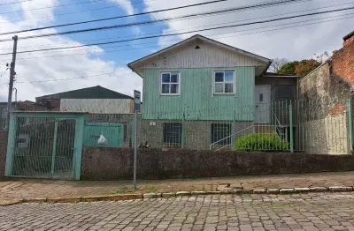 Gci vende casa mista com duas moradias e terreno de 12 x 30 no bairro fátima em excelente localização