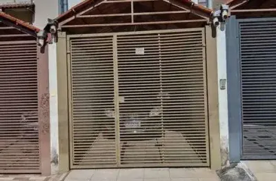 Casa bairro residencial porto seguro, 2 quartos, sacada e duas vagas. região de ipatinga