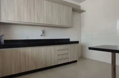 Casa região de ipatinga, bairro cidade nova. cód. k222. piso porcelanato, 2 vagas. quintal