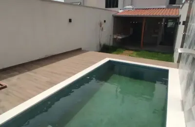 Casa bairro das fontes. cód. k186, 3 quartos/suite, 180 m², 4 vgs. piscina. quintal e varanda gourmet. aceita permuta.