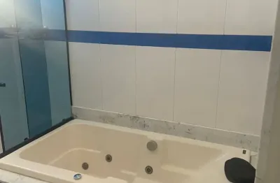 Apartamento bairro veneza, perto do centro, excelente localização. banheira de hidro dupla. comercio próximo. região de ipatinga.