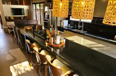 Porteira fechada: casa com 3 quartos e suíte para alugar em condominio em jundiai