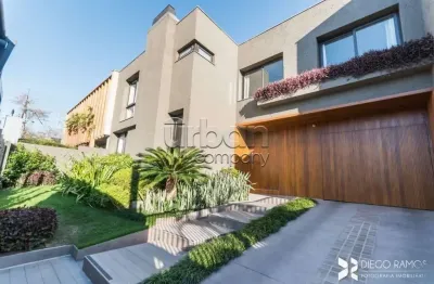 Casa com 3 quartos à venda na rua de la grange, 213, três figueiras, porto alegre por r$ 4.990.000