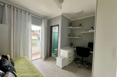 Sobrado 2 suítes com salão de festas e 3 vagas na V. Junqueira | SO0068