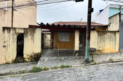 Casa 2 dorms com quintal privativo e 2 vagas no Jd. do Estádio | CA0099
