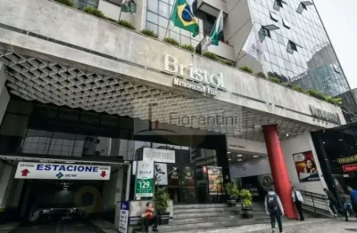 Apartamento à venda na Rua Emiliano Perneta, 297, Centro, Curitiba