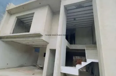 Sobrados novos com 3 quartos sendo uma suíte com closet e sacada - bairro italia
