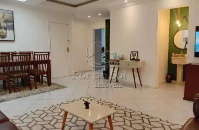 Cobertura com quintal e piscina privativa a venda em Praia Grande