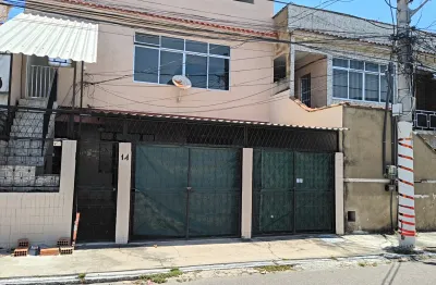 Ampla Casa Tipo Apartamento com TERRAÇO, 122m², 02 quartos, em Rocha Miranda - Rio de Janeiro/RJ