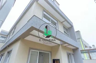 Casa nova com 281,00m² em condomínio fechado no uberaba;