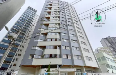 Apartamento com 299,00m² privativos em frente a praça da ucrânia no bigorrilho, duas sacadas, duas vagas, um por andar.