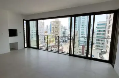 Apartamento à venda, alto padrão, vista parcial do mar, 4 suítes, 3 vagas de garagem, lazer complet