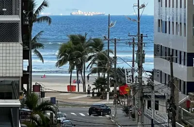 Apartamento a 200 metros da praia com sacada vista mar e lazer