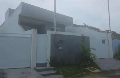 Casa com 2 quartos à venda na Rua das Acácias, Centro, Maricá