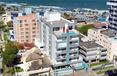 Lindo apartamento garden, ampla sacada com churrasqueira  situado a poucos passos da praia central de Guaratuba