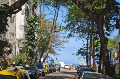 Acorde com o s0l da manhã iluminando cada ambiente deste maravilh0s0 apartamento de 355 m²