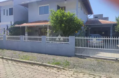 Casa com 4 quartos à venda na 4850(lapa), 232, itacolomi, balneário piçarras por r$ 1.272.000