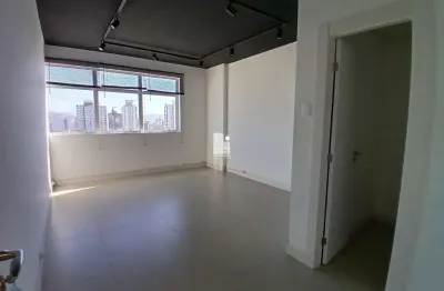 Sala comercial para alugar na rua general liberato bittencourt, --, canto, florianópolis por r$ 1.948