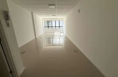 Sala comercial para alugar na Rua Patrício Farias, --, Itacorubi, Florianópolis por R$ 1.750