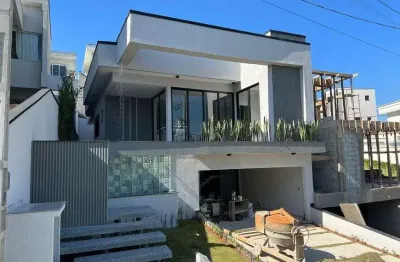 Casa para venda possui 183 metros quadrados com 3 quartos e 3 suítes