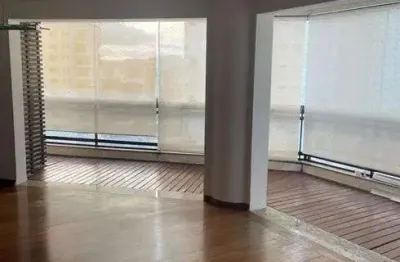 Apartamento para venda possui 160 metros quadrados com 4 quartos