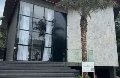 Casa a venda na riviera de sao lourenço com 05 suites, 06 vagas de garagem livre e coberta