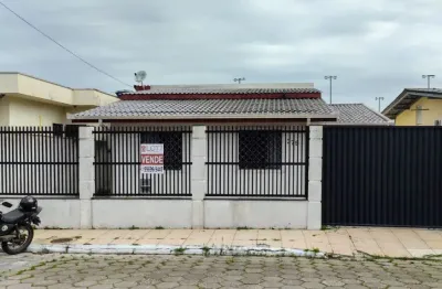 Vendo! linda casa de alvenaria com 4 dormitórios e piscina.