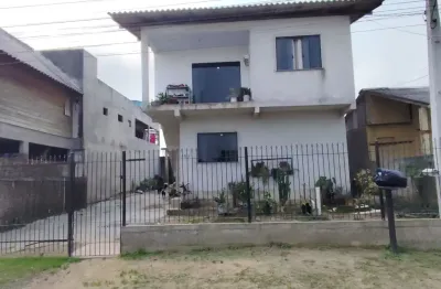 Casa sobrado com 3 quartos e 2 banheiros à venda em itajaí