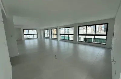 Cobertura Nova com 04 suítes à Venda em Balneário Camboriú!