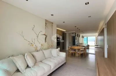 Apartamento mobiliado e equipado, com 3 quartos sendo 1 suíte, lavado, sacada com churrasqueira!