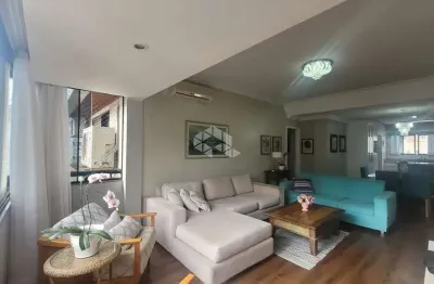 Apartamento 3 quartos, sendo 2 suítes, centro de florianópolis, andar alto!