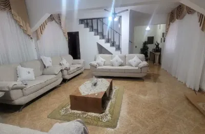 Casa ampla com elevador para clinicas e comércio ref.2726