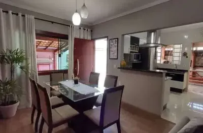 Casa com 2 quartos à venda na rua joão martins fogaça, 110, jardim piazza di roma, sorocaba por r$ 500.000