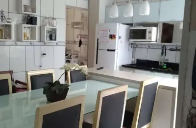 Casa com 2 quartos à venda na jose lamberti, 105, jardim santo andré, sorocaba por r$ 299.000