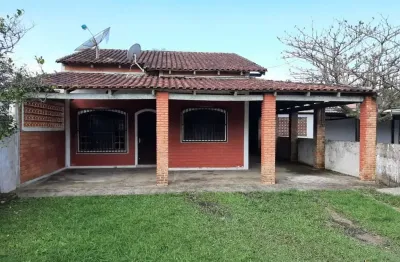 Casa com 2 quartos à venda na luiz junceiro motta, 10, balneário britânia, ilha comprida por r$ 360.000