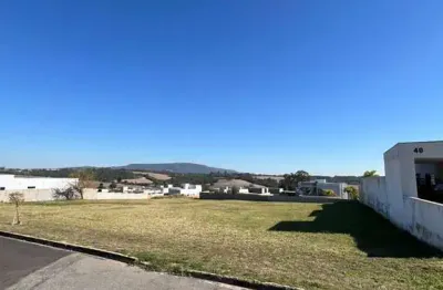 Terreno em condomínio fechado à venda na francisco de assis chateaubriand, 1000, condomínio village ipanema, araçoiaba da serra por r$ 300.000