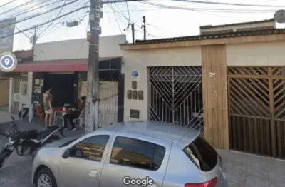 Casa Grande à venda na Av Poço do Mero, Bugio. 02 pavimentos e um ponto comercial. 330m² .