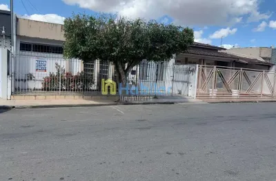 Casa com 3 quartos para alugar na Rua Candido Barbosa de Jesus, 115, Centro, Itabaiana