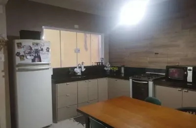 Interlagos, casa com 3 dorms / aceita troca por apto