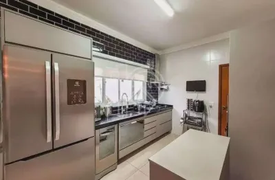 Vila branca / sobrado com 4 dorms, repleto de móveis planejados