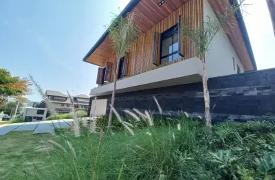Reserva do paratehy no urbanova, casa de alto padrão com 4 suítes